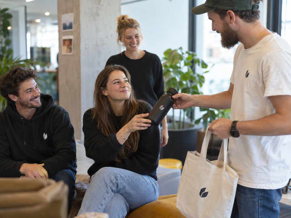Warum gutes Merchandise Mitarbeiter bindet und Arbeitgebermarken stärkt