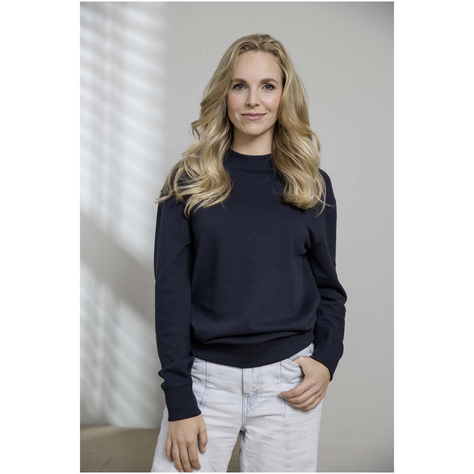 Tin 280 g/m² Unisex Aware™ Pullover mit Rundhalsausschnitt aus recyceltem Material