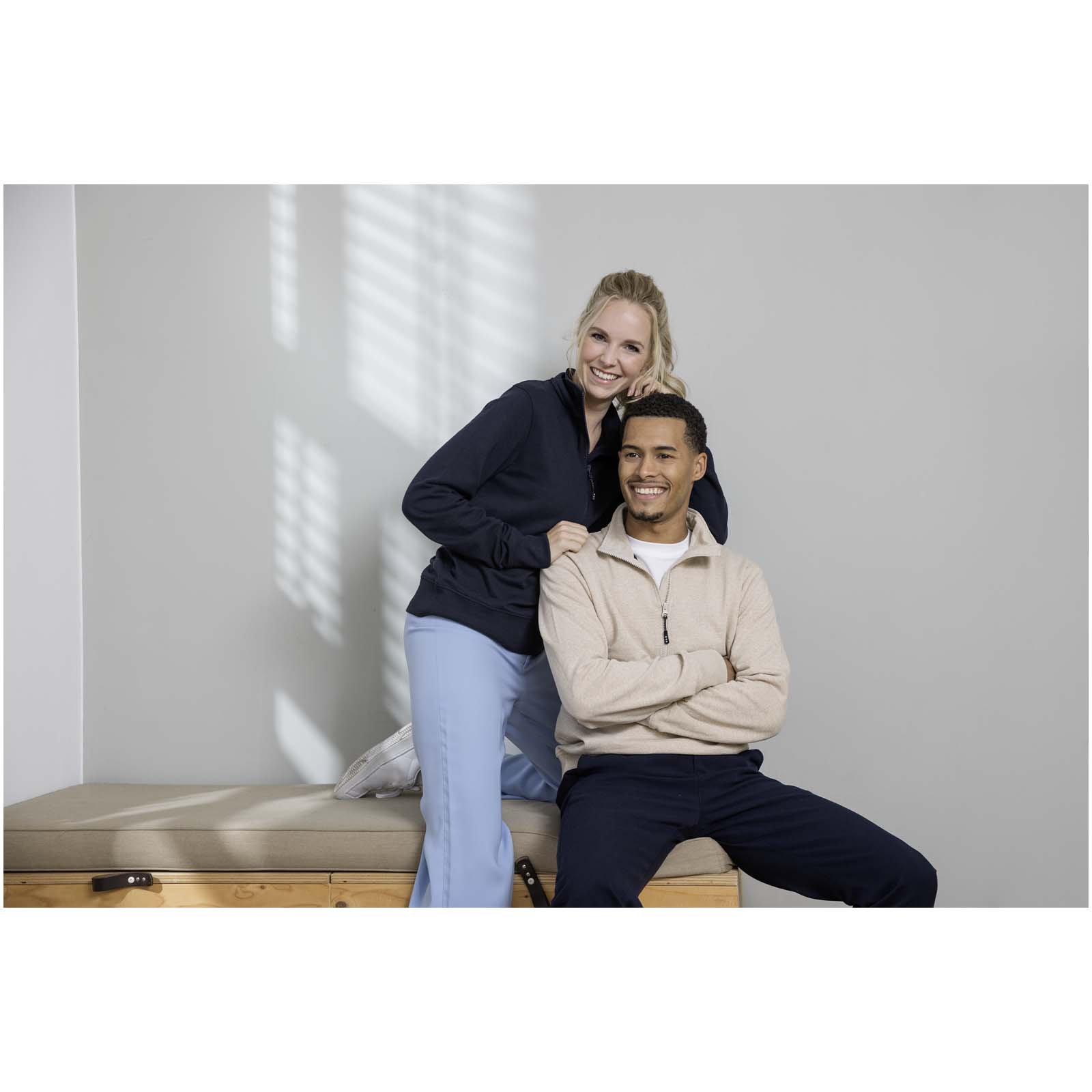 Tin 280 g/m² Aware™ Pullover mit Half-Zip Reißverschluss aus recyceltem Material Unisex