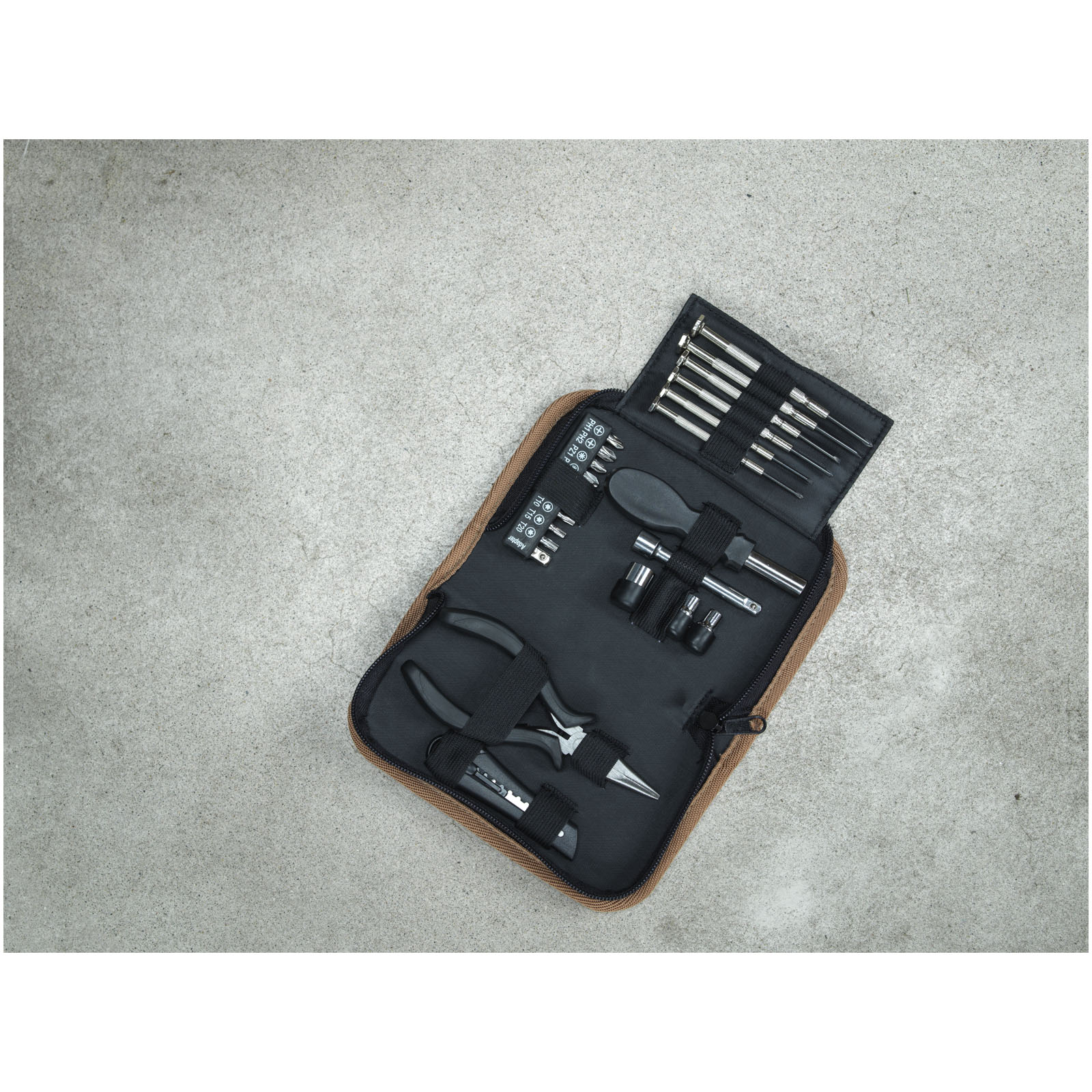 Spike 24-teiliges Werkzeugset aus recyceltem RCS Kunststoff mit Korketui